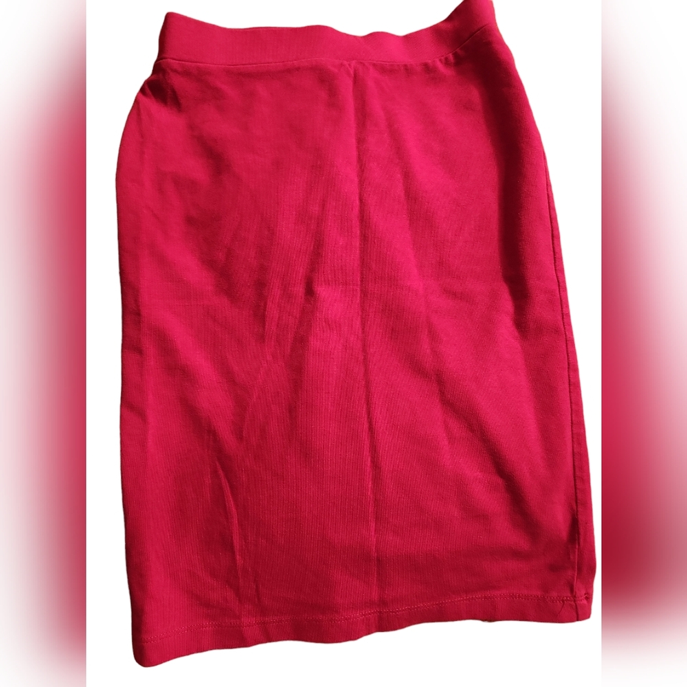 HOT PINK SKIRT/ BODYCON FORM FITTIN